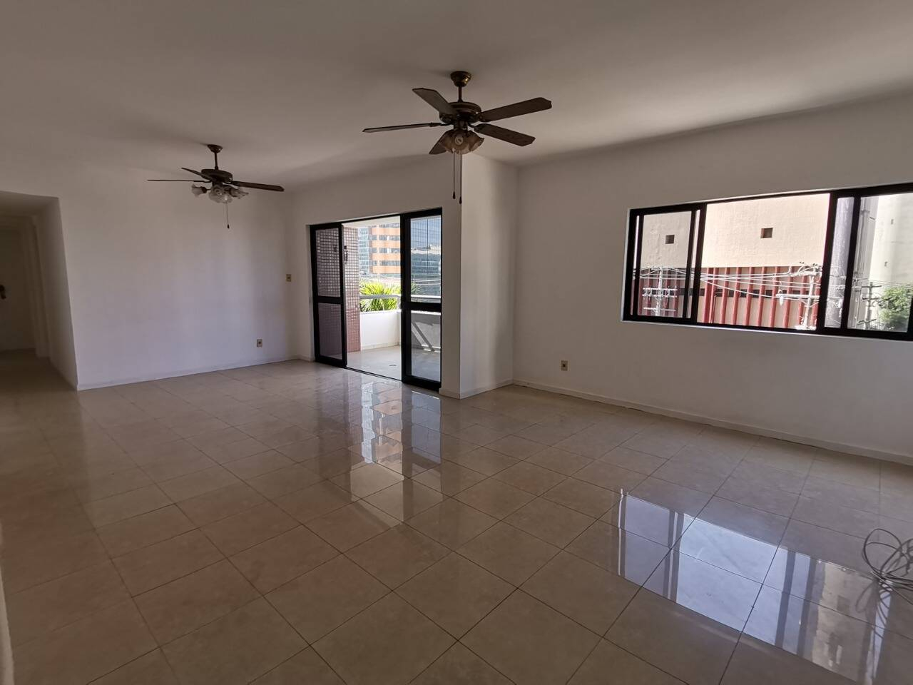 #80 - Apartamento para Venda em Salvador - BA